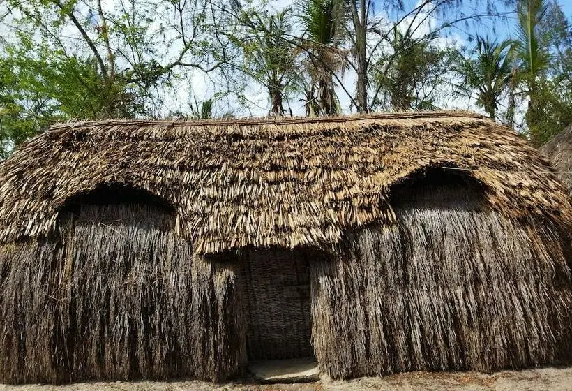 اتاق چهار تخته با دستشویی مشترک, Mida Creek Eco Camp