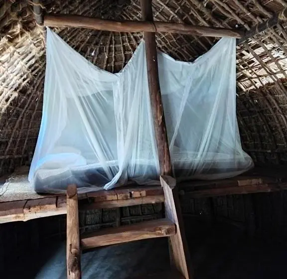 اتاق چهار تخته با دستشویی مشترک, Mida Creek Eco Camp