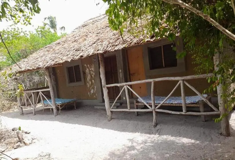 اتاق خانوادگی, Mida Creek Eco Camp