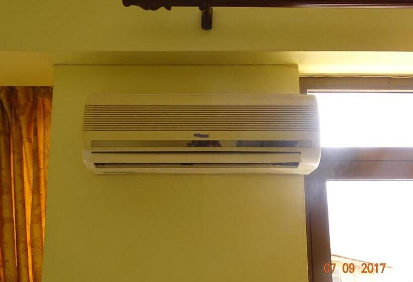 חדר אקונומי יחיד, Panama Inn