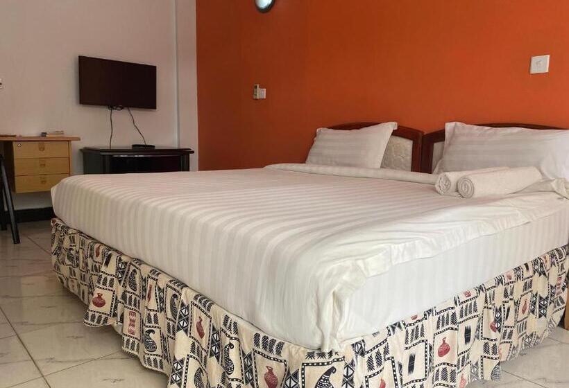 חדר אקונומי, Panama Inn