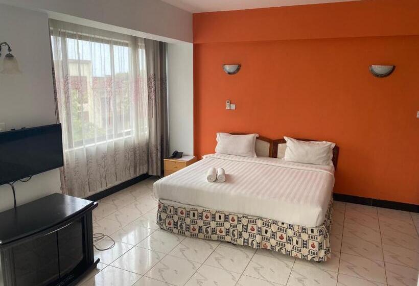 اتاق اکونومی, Panama Inn