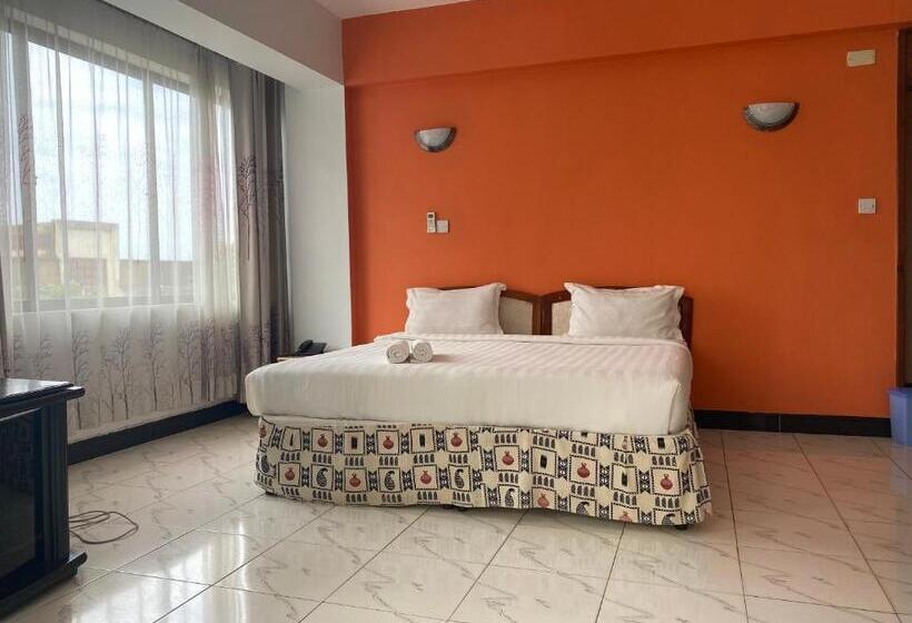 חדר אקונומי, Panama Inn