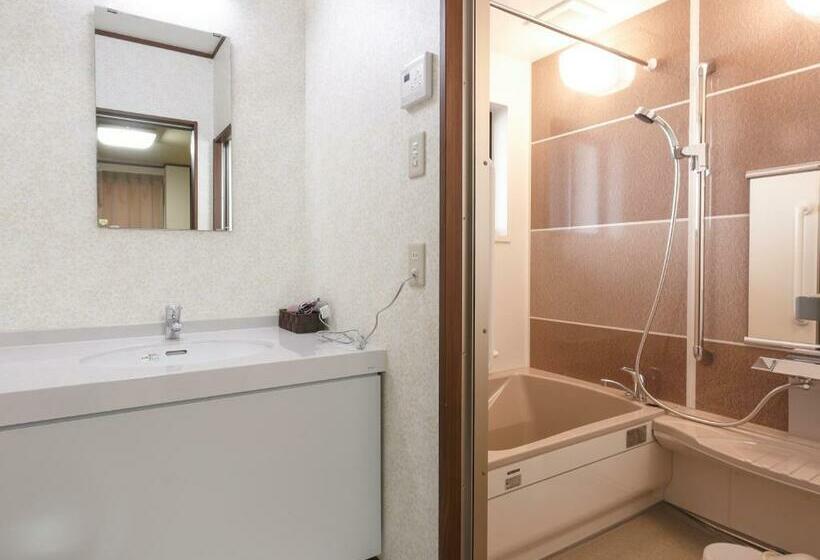 غرفة قياسية رباعية, Onsenminshuku Kosakaya