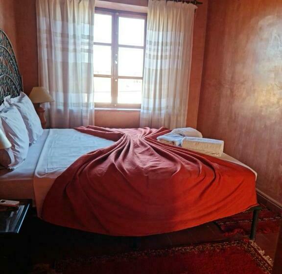 اتاق استاندارد, Chez Laila
