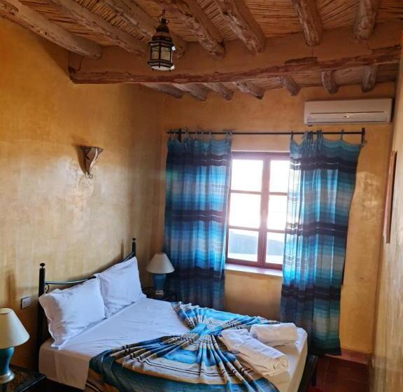 스탠다드 룸, Chez Laila