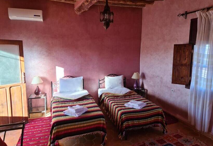 스탠다드 룸, Chez Laila