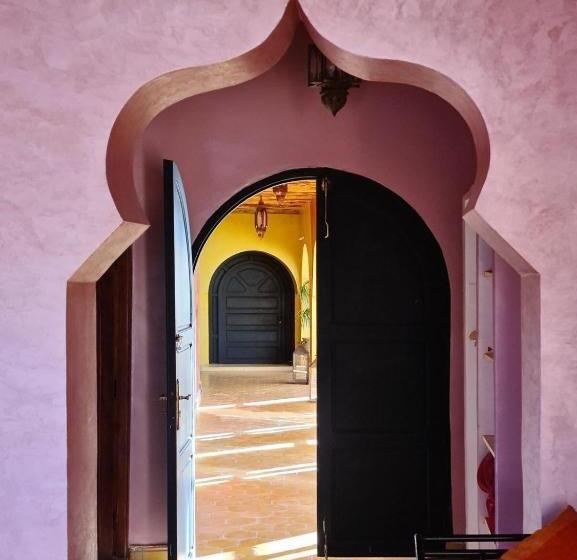 חדר סטנדרט, Chez Laila