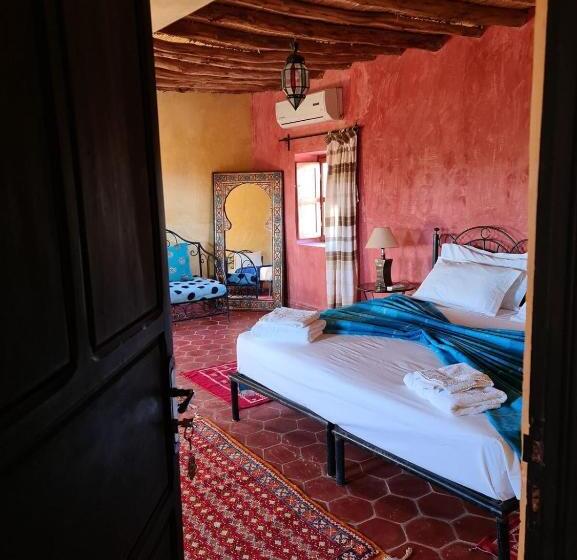Quarto Quádruplo Estandar, Chez Laila