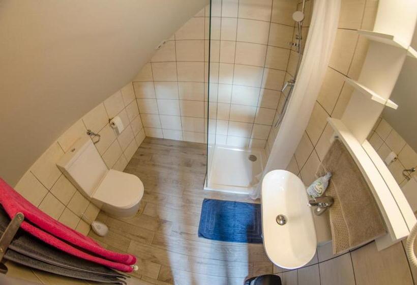 غرفة سوبيريور, Kolibri Panzió