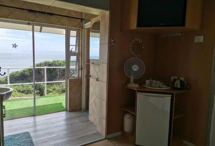 オーシャンビューデラックスルーム, On The Rocks Guesthouse