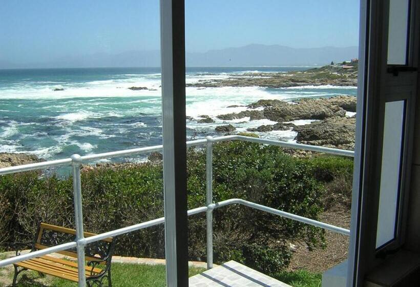 חדר דלוקס נוף לים, On The Rocks Guesthouse