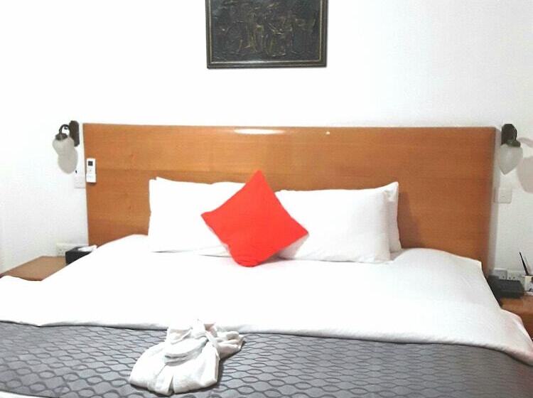 行政房间, Airside