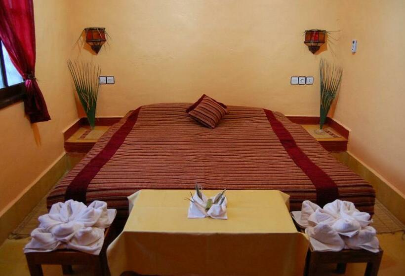 Quarto standart individual, Auberge Tinit