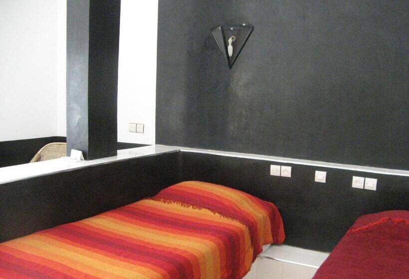 غرفة قياسية, Auberge Tinit