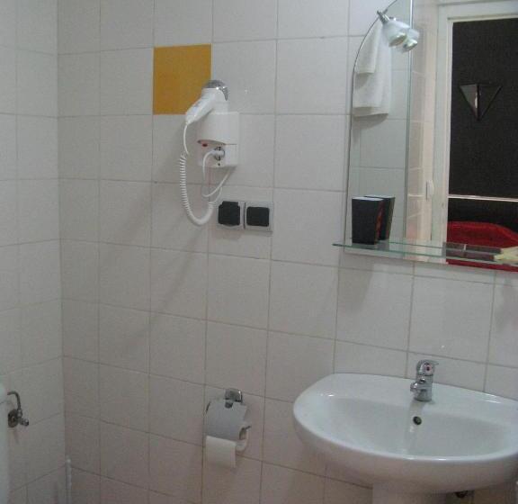 Quarto standard, Auberge Tinit