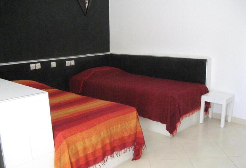 غرفة قياسية, Auberge Tinit