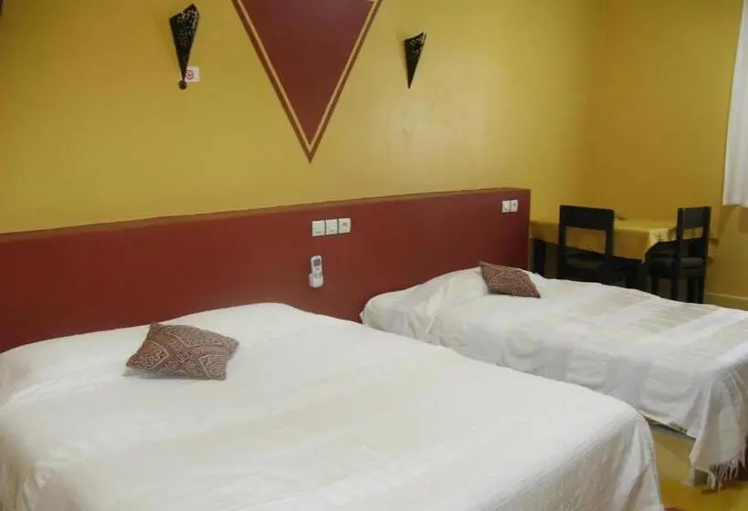 اتاق راحتی, Auberge Tinit