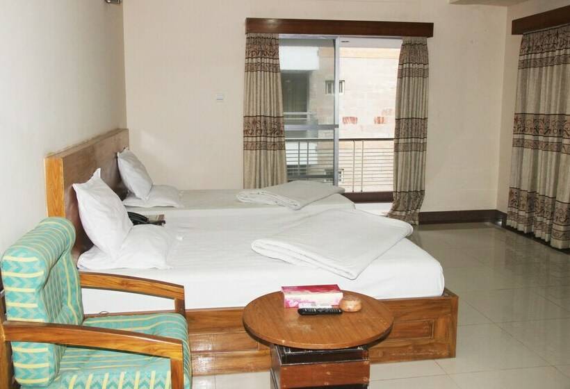 اتاق لوکس, Cox S Hilton