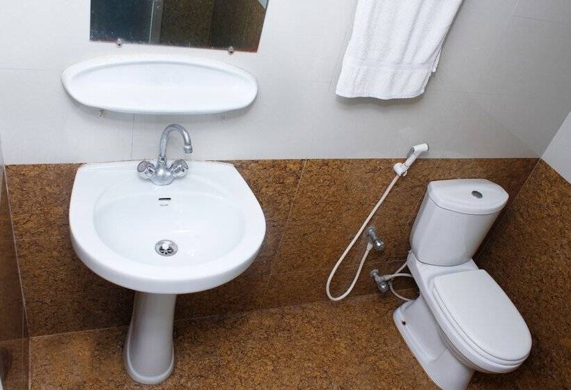 اتاق لوکس, Cox S Hilton