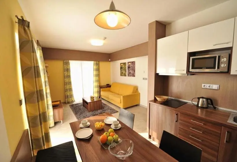 Appartamento 1 Camera da Letto con Balcone, Jirinka