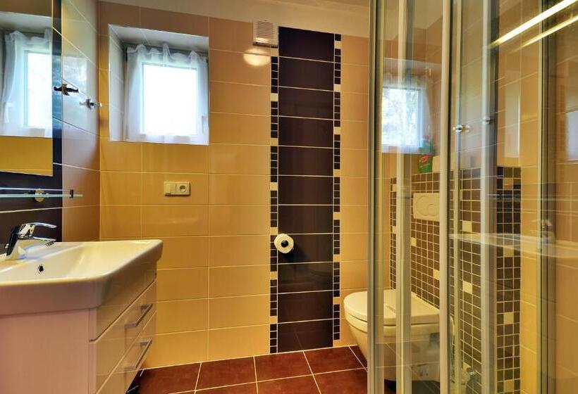 کلبه ییلاقی, Jirinka