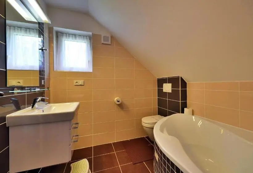 Chalet, Jirinka