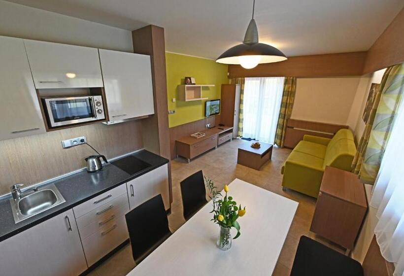 آپارتمان لوکس 1 خوابه, Jirinka