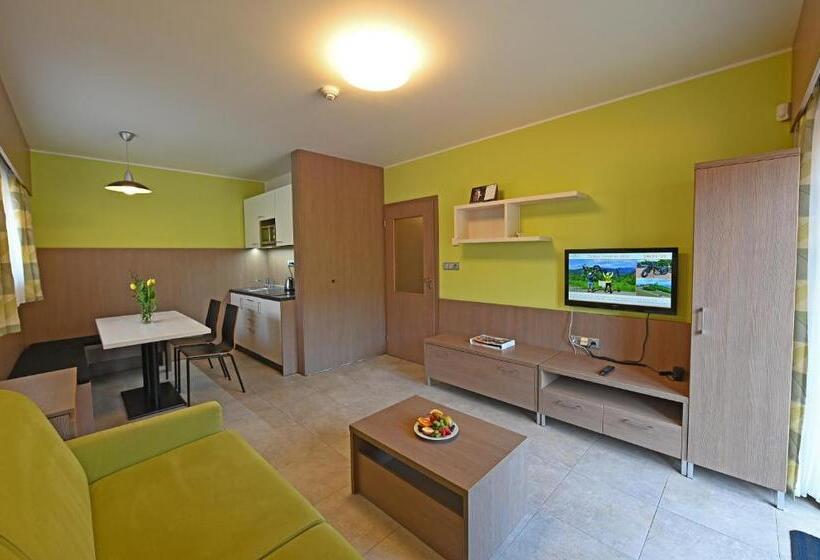 آپارتمان لوکس 1 خوابه, Jirinka