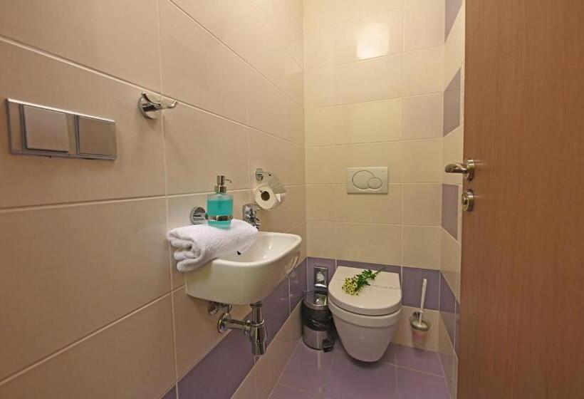 آپارتمان راحتی 1 خوابه, Jirinka