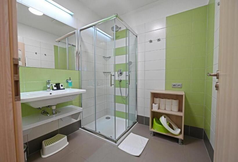 آپارتمان 1 خوابه با تراس, Jirinka