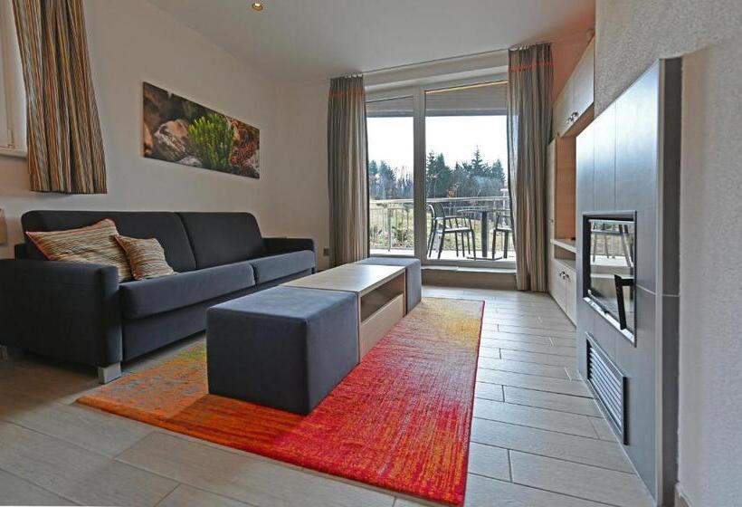 آپارتمان 1 خوابه با تراس, Jirinka