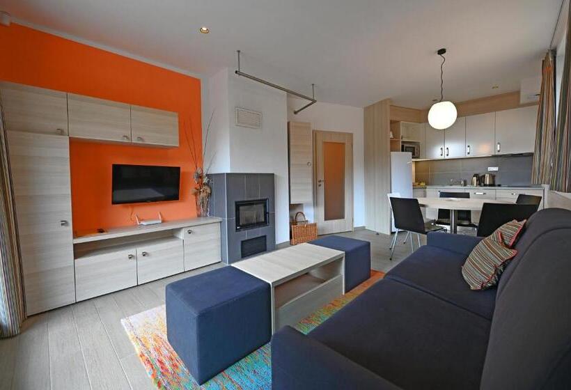 آپارتمان 1 خوابه با تراس, Jirinka