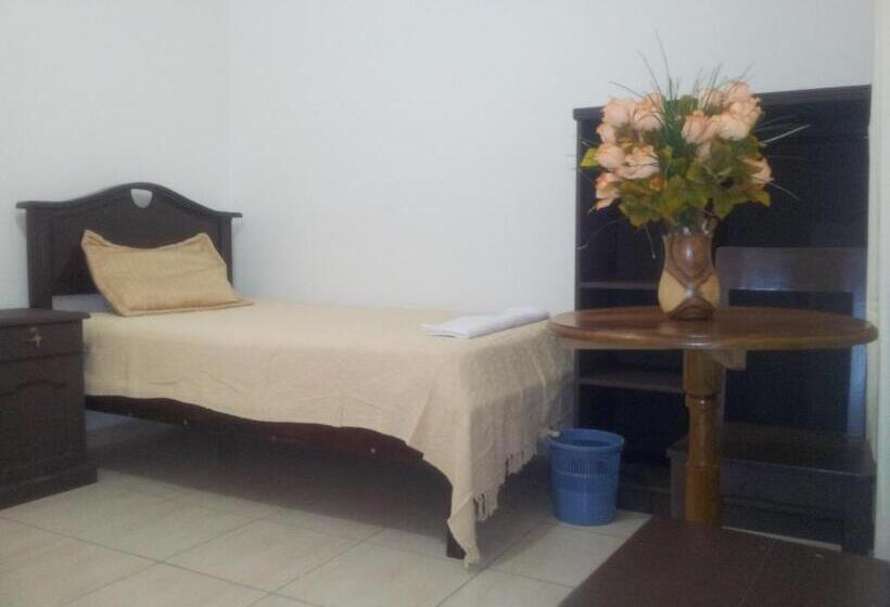 اتاق استاندارد سه نفره, Residencial Ikandire Ll