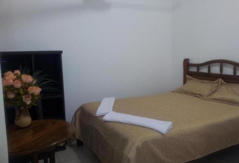 اتاق استاندارد سه تخته با سرویس بهداشتی مشترک, Residencial Ikandire Ll