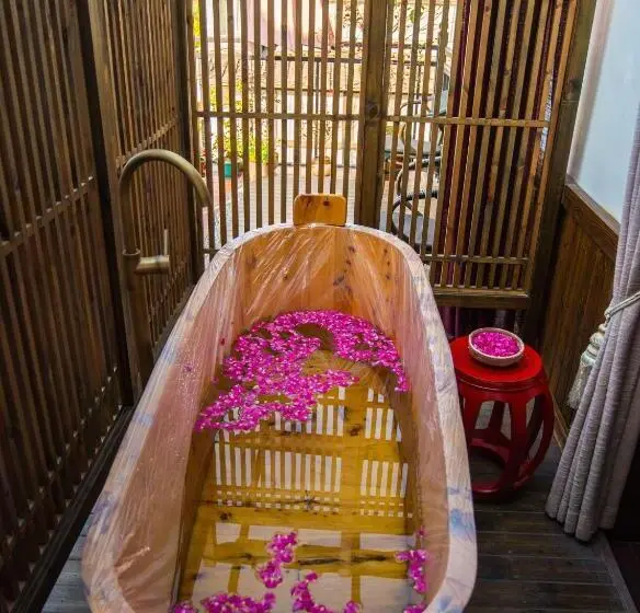 اتاق استاندارد اینتریور, Secret Courtyard Resort