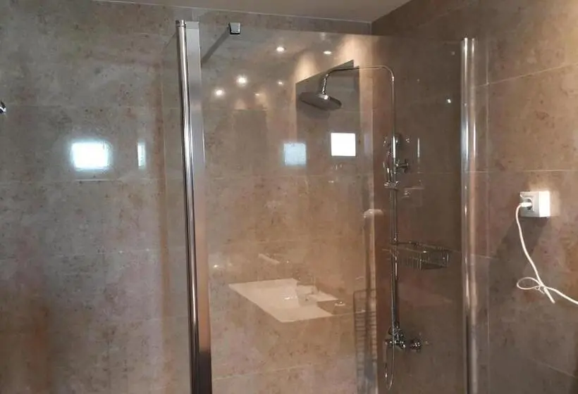 اتاق استاندارد یک نفره, Tasiast