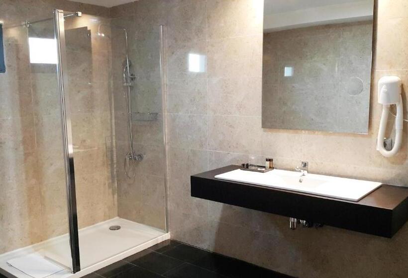 اتاق استاندارد, Tasiast