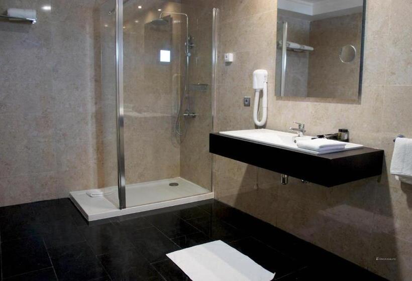 اتاق استاندارد, Tasiast