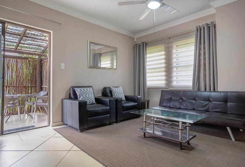 ビラホテル１ベッドルーム, Three Oaks And An Aloe Boutique