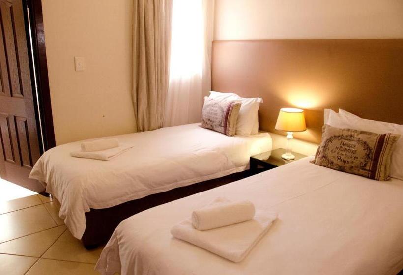 ビラホテル１ベッドルーム, Three Oaks And An Aloe Boutique