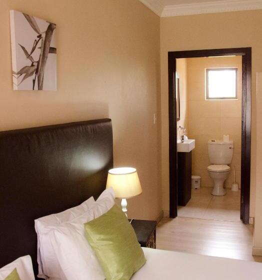 ビラホテル１ベッドルーム, Three Oaks And An Aloe Boutique