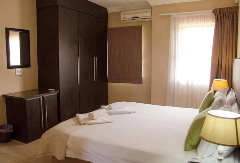 ビラホテル１ベッドルーム, Three Oaks And An Aloe Boutique