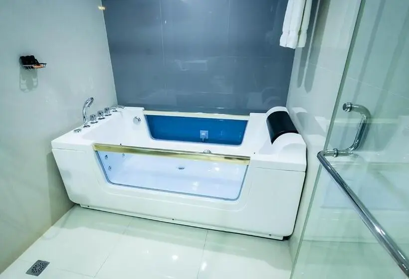 سوییت لوکس, Arman Hotel Juffair Mall