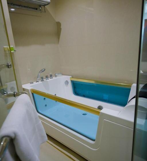 سوییت لوکس, Arman Hotel Juffair Mall