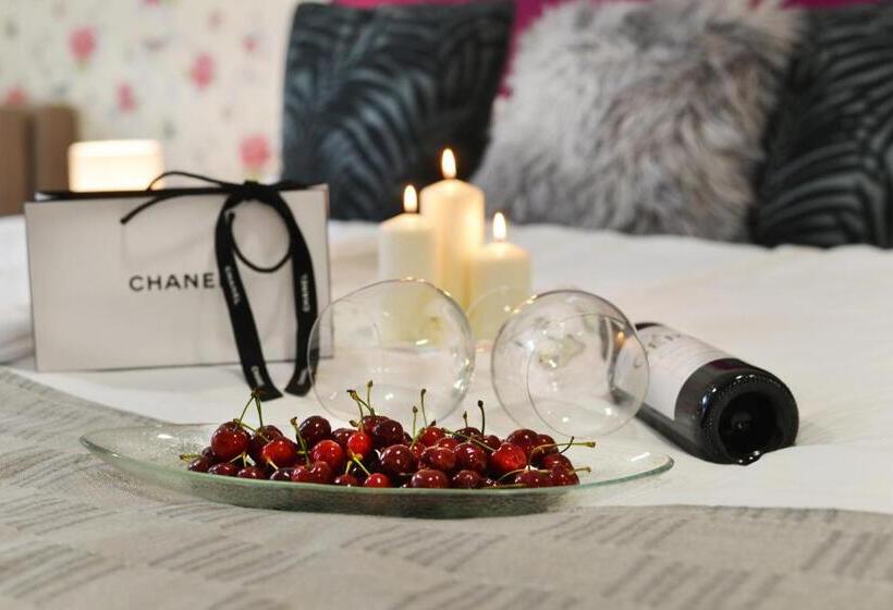 Superior Familjerum, Amfora Panzió