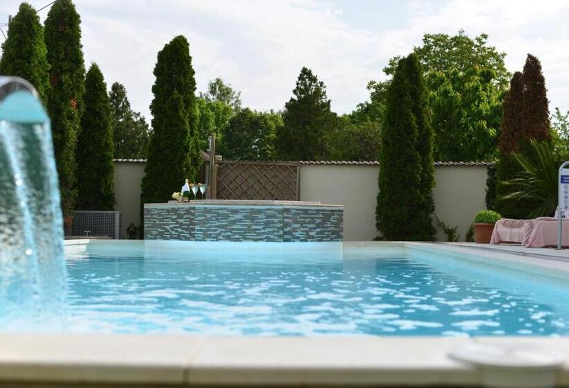 1 Sovrums Lägenhet med Terass, Amfora Panzió