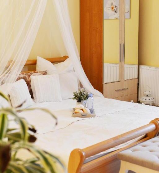 1 Sovrums Lägenhet med Terass, Amfora Panzió