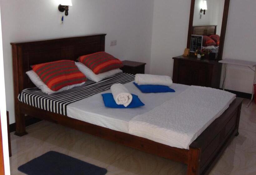 Quarto Deluxe, Innovick Residence