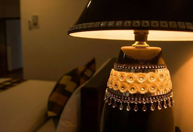 غرفة قياسية, Sholay Villa